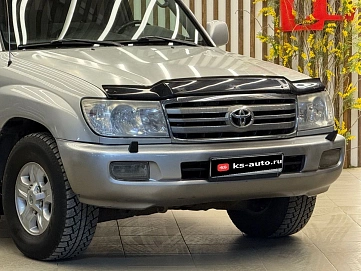 Toyota Land Cruiser, 2006г., полный привод, механика