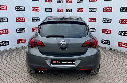 Opel Astra, 2011г., передний привод, автомат