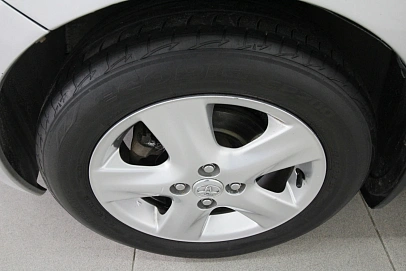 Toyota Yaris, 2008г., передний привод, робот