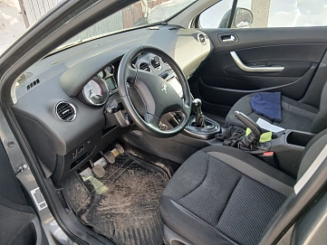 Peugeot 408, 2013г., передний привод, механика