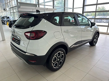 Renault Kaptur, 2021г., передний привод, вариатор