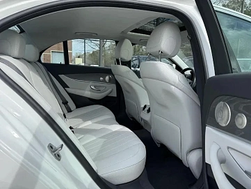 Mercedes-Benz E-Класс, 2022г., задний привод, автомат