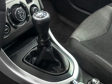 Peugeot 308, 2008г., передний привод, механика