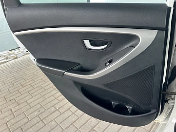 Hyundai i30, 2013г., передний привод, автомат