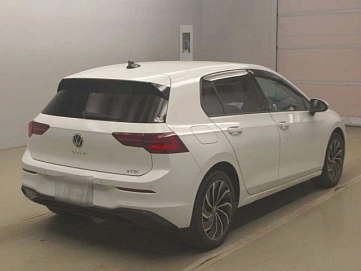 Volkswagen Golf, 2023г., передний привод, робот