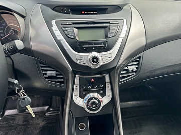 Hyundai Elantra, 2011г., передний привод, механика