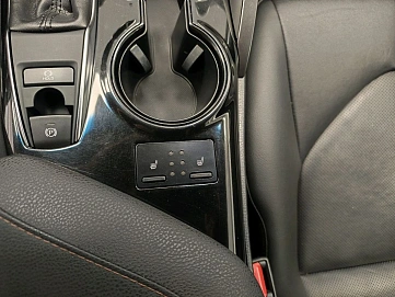 Toyota Camry, 2019г., передний привод, автомат