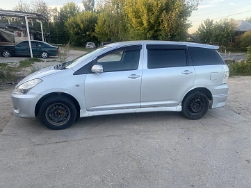 Toyota Wish, 2003г, передний привод, автомат