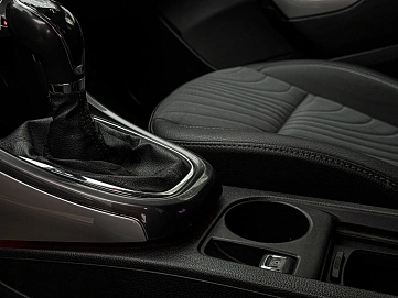 Opel Astra, 2012г., передний привод, механика