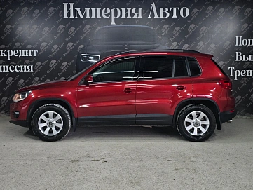 Volkswagen Tiguan, 2012г., передний привод, робот