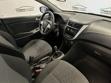 Hyundai Solaris, 2011г., передний привод, механика