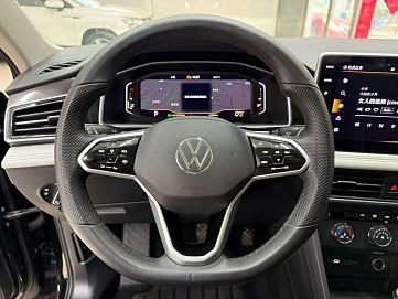 Volkswagen Tiguan, 2022г., передний привод, робот