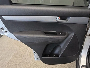 Kia Sorento, 2014г., передний привод, автомат