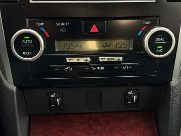 Toyota Camry, 2012г., передний привод, автомат