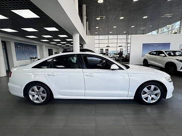 Audi A6, 2012г., передний привод, вариатор