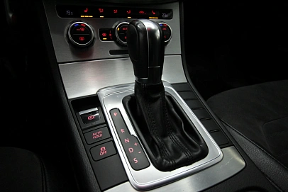 Volkswagen Passat, 2013г., передний привод, робот