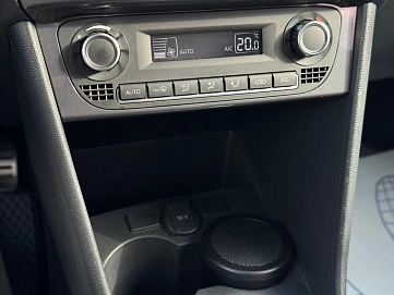 Volkswagen Polo, 2019г., передний привод, автомат
