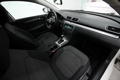 Volkswagen Passat, 2011г., передний привод, робот