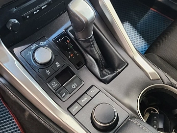 Lexus NX, 2014г., полный привод, вариатор