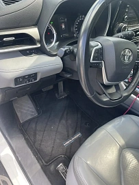 Toyota Highlander, 2022г, полный привод, автомат