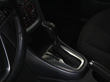 Opel Astra, 2012г., передний привод, автомат