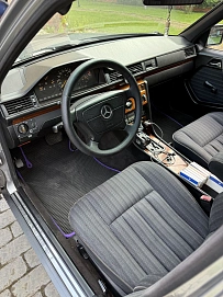 Mercedes-Benz W124, 1993г., задний привод, автомат