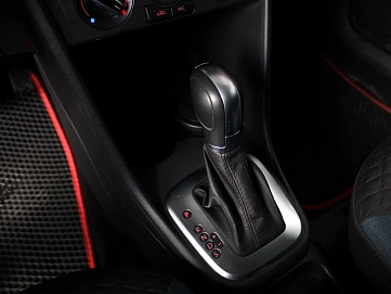 Volkswagen Polo, 2019г., передний привод, автомат