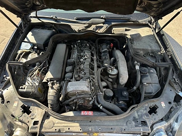 Mercedes-Benz E-Класс, 2004г., задний привод, автомат
