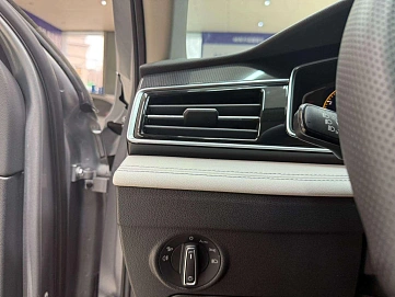 Volkswagen Tiguan, 2022г., передний привод, робот