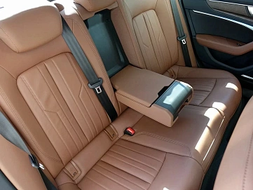 Audi A6, 2020г, передний привод, робот