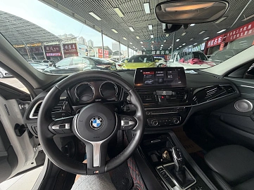 BMW 1 серии, 2022г., передний привод, робот