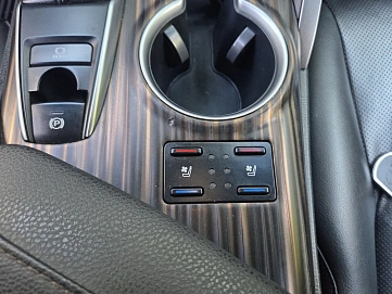Toyota Camry, 2019г., передний привод, автомат