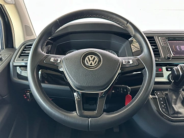 Volkswagen Multivan, 2018г., полный привод, робот