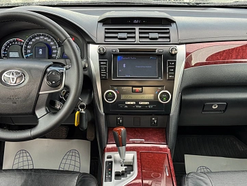 Toyota Camry, 2012г., передний привод, автомат