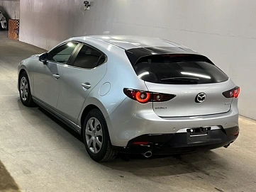Mazda 3, 2023г., передний привод, автомат