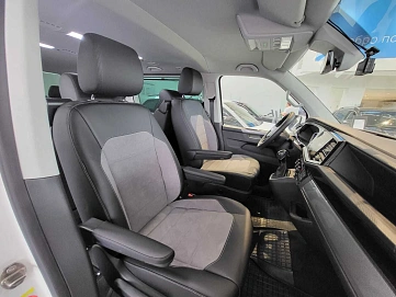 Volkswagen Multivan, 2022г., передний привод, робот