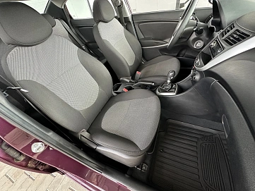 Hyundai Solaris, 2012г., передний привод, механика