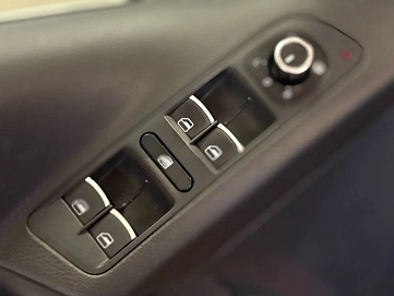 Volkswagen Tiguan, 2011г., полный привод, автомат