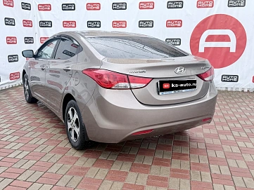 Hyundai Elantra, 2011г., передний привод, механика