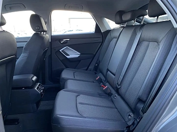 Audi Q3, 2022г., передний привод, робот