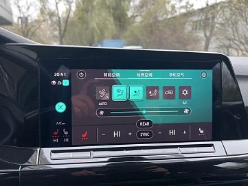 Volkswagen Golf, 2021г., передний привод, робот