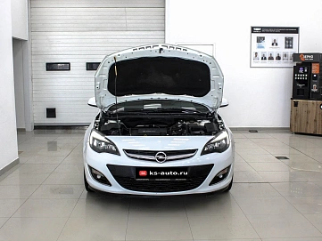 Opel Astra, 2012г., передний привод, автомат