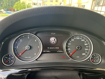 Volkswagen Touareg, 2016г., полный привод, автомат