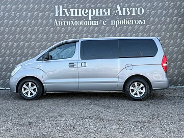 Hyundai Grand Starex, 2011г., задний привод, автомат
