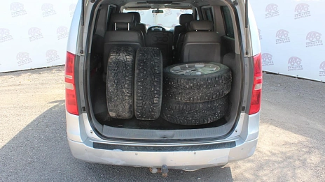 Hyundai Grand Starex, 2009г., передний привод, автомат