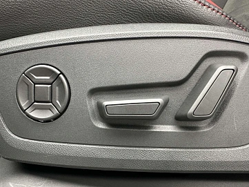 Audi Q3, 2023г., передний привод, робот