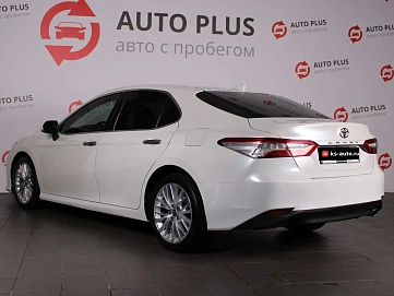 Toyota Camry, 2019г., передний привод, автомат