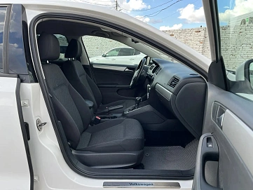 Volkswagen Jetta, 2013г., передний привод, автомат
