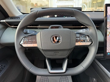 Changan Lamore, 2024г., передний привод, робот