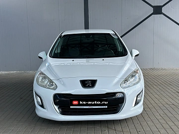 Peugeot 308, 2011г., передний привод, автомат